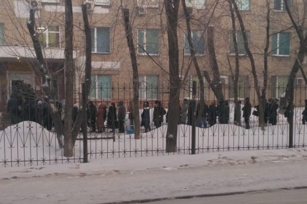 Сейчас все приехавшие в диспансер внутри Сейчас все приехавшие в диспансер внутри