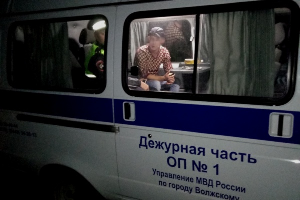 Альфонс знакомился с девушками, чтобы их грабить Альфонс знакомился с девушками, чтобы их грабить