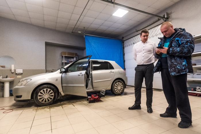 Toyota Corolla досталась Евгению с неплохим противоугонным набором Toyota Corolla досталась Евгению с неплохим противоугонным набором