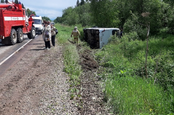 На место ЧП приехали спасатели и медики На место ЧП приехали спасатели и медики