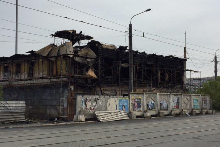 Дом на улице Труда, 56 выгорел почти полностью