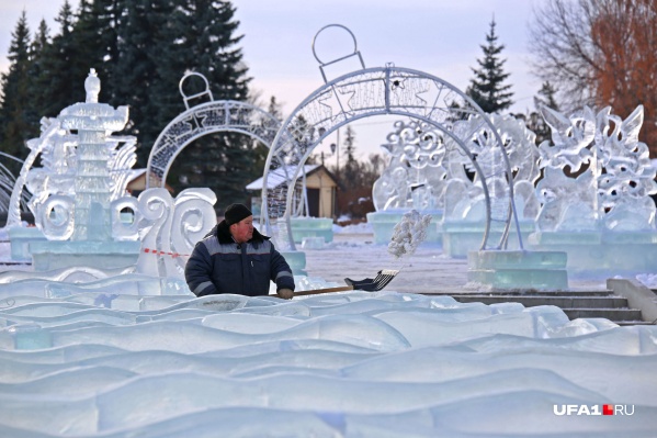 Скоро на месте парковки будет ледовый городок Скоро на месте парковки будет ледовый городок