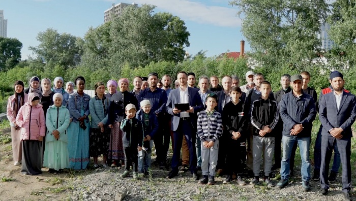 Обращение записали на месте, где должны были построить мечеть Обращение записали на месте, где должны были построить мечеть