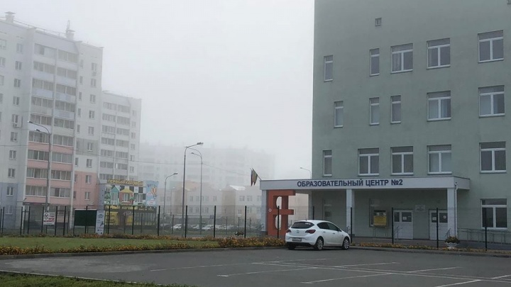 Замечательно выходит: в самой большой школе Челябинска предложили скинуться на пропуска для детей