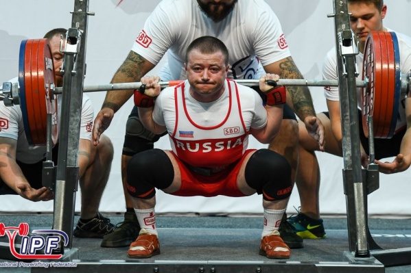 Общая сумма спортсмена в троеборье — 635 килограммов Общая сумма спортсмена в троеборье — 635 килограммов