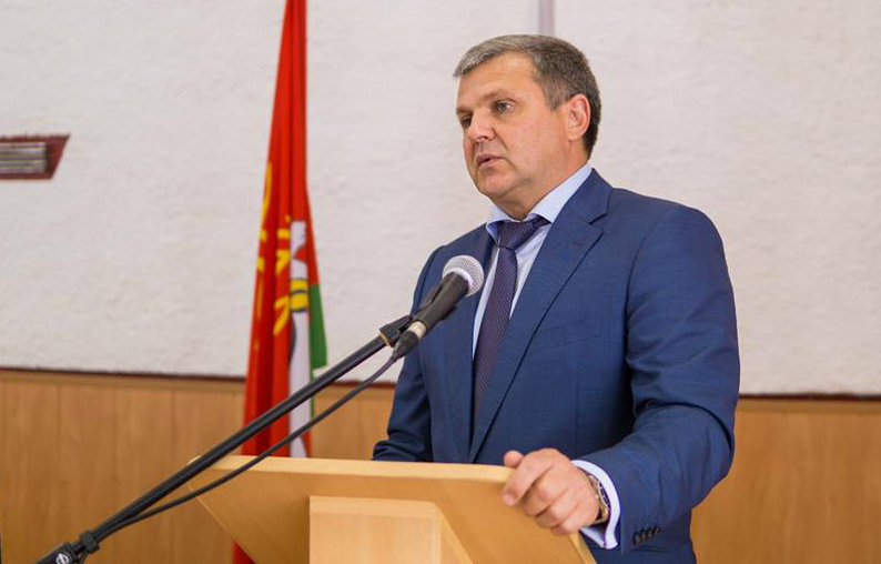 Никто из депутатов не сомневался, что именно Константинов станет председателем Никто из депутатов не сомневался, что именно Константинов станет председателем