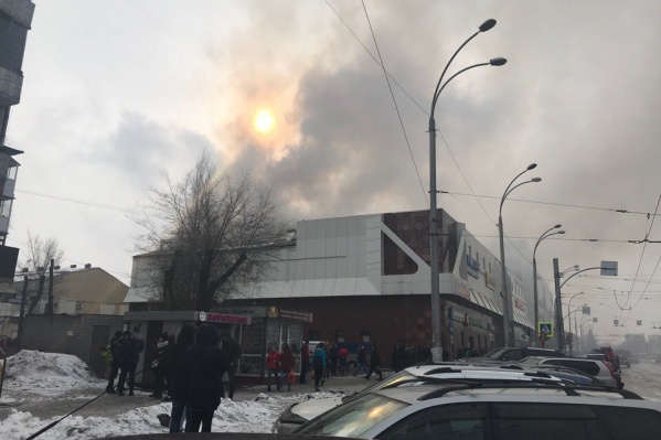 Пожар начался вчера около 16 часов Пожар начался вчера около 16 часов