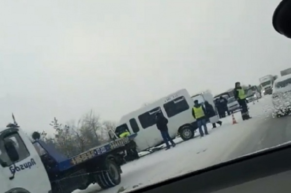 Водитель микроавтобуса остался жив Водитель микроавтобуса остался жив