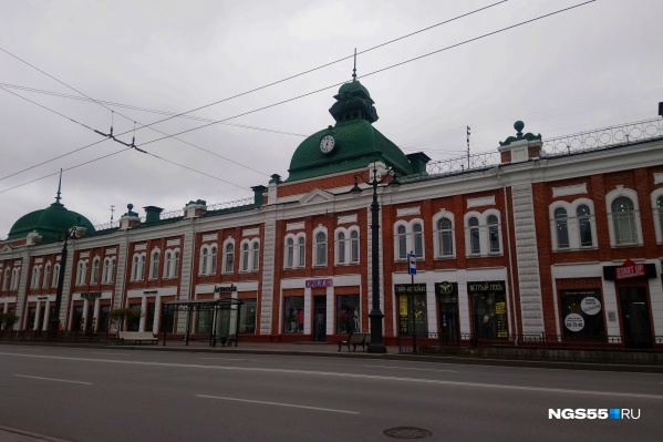 Старинным часам на Любинском более ста лет Старинным часам на Любинском более ста лет