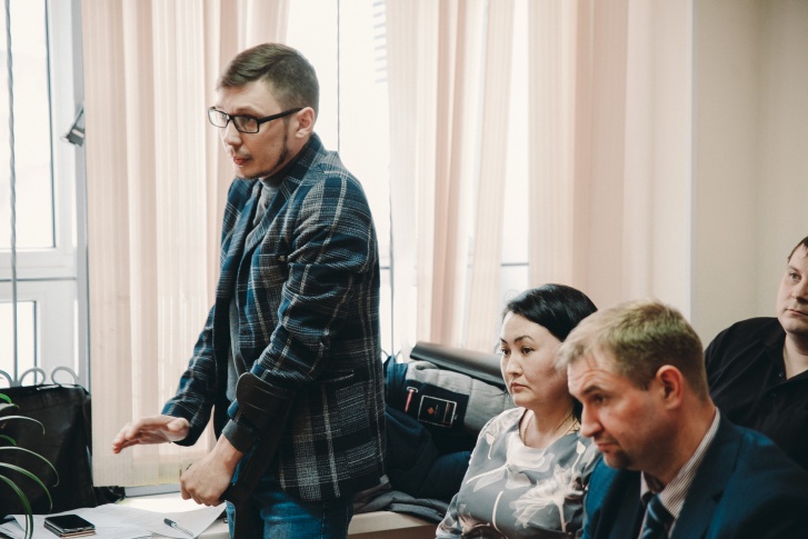 Вячеслав — один из пострадавших в ДТП. В суде он рассказал, что они с коллегами из Ялуторовска были вынуждены ездить в Заводоуковск на работу каждый день Вячеслав — один из пострадавших в ДТП. В суде он рассказал, что они с коллегами из Ялуторовска были вынуждены ездить в Заводоуковск на работу каждый день