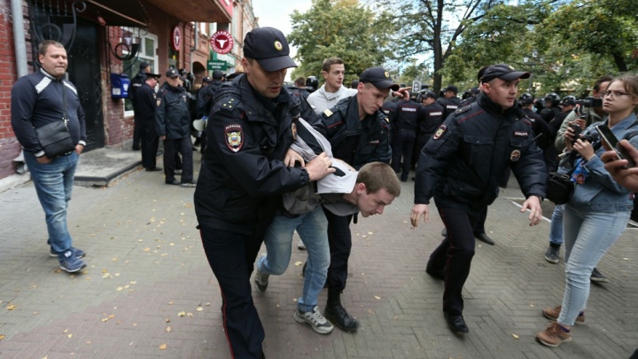 Оштрафовали на пенсию: кого и как наказывают за челябинский митинг на Кировке