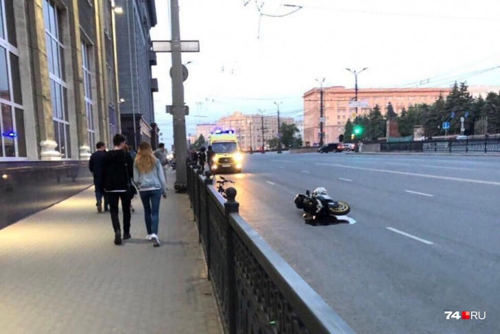 Авария произошла рядом с центральной площадью Челябинска