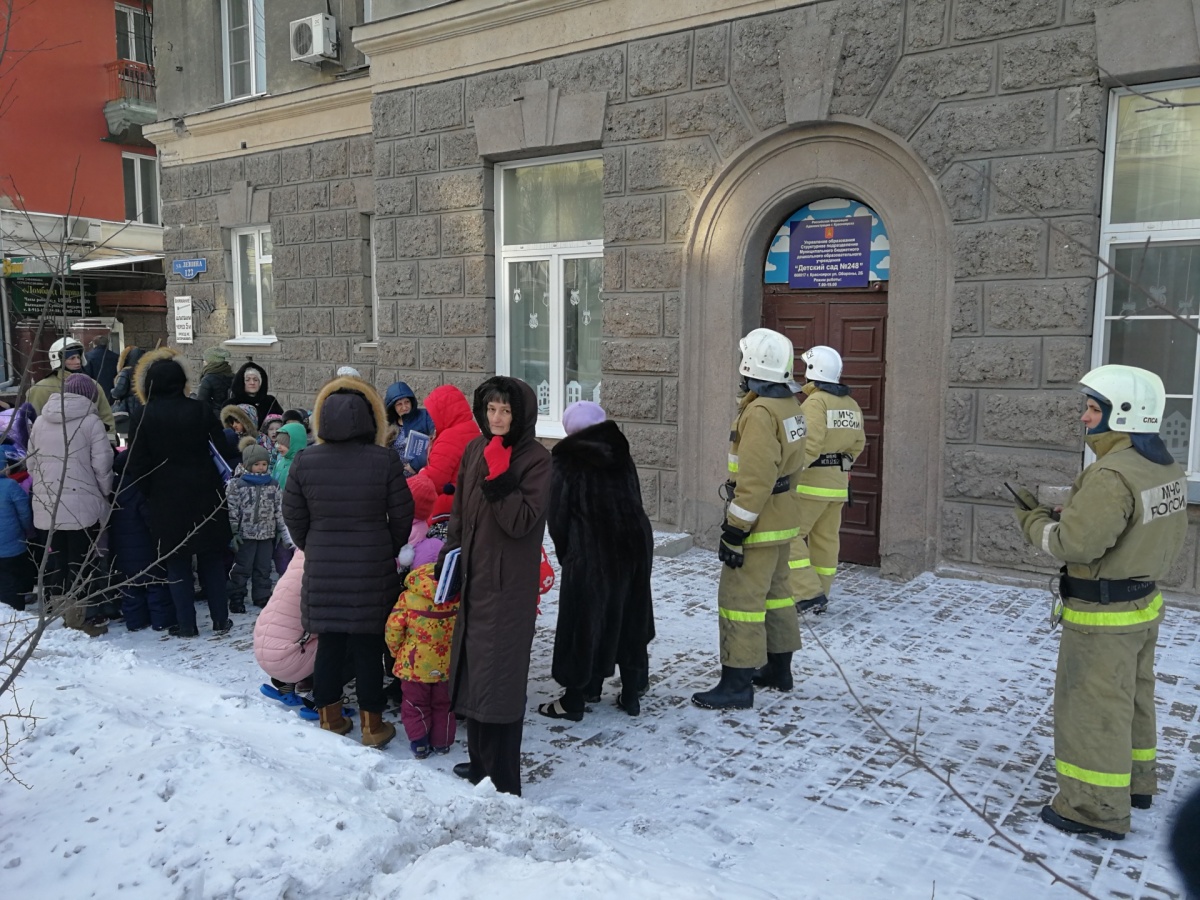 Первые эвакуации начались еще неделю назад и продолжаются сегодня Первые эвакуации начались еще неделю назад и продолжаются сегодня