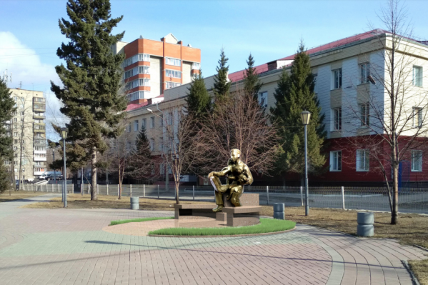 Памятник отцу может появиться на улице Учительской в небольшом сквере рядом с Новосибирским электротехническим колледжем Памятник отцу может появиться на улице Учительской в небольшом сквере рядом с Новосибирским электротехническим колледжем 