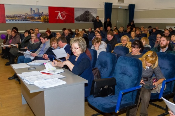 Жители бараков поддерживают проект, который даёт им надежду получить новое жильё без помощи властей Жители бараков поддерживают проект, который даёт им надежду получить новое жильё без помощи властей