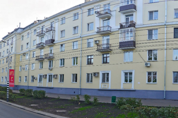 Сталинки на Волжском проспекте построили в 60-е годы прошлого века Сталинки на Волжском проспекте построили в 60-е годы прошлого века 