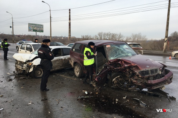 Водитель SsangYong оказался в больнице сам и отправил туда свою пассажирку Водитель SsangYong оказался в больнице сам и отправил туда свою пассажирку