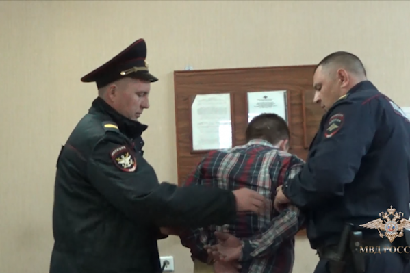 Буйный пассажир оказался пьян, на него возбудили уголовное дело по статье «Хулиганство» Буйный пассажир оказался пьян, на него возбудили уголовное дело по статье «Хулиганство»