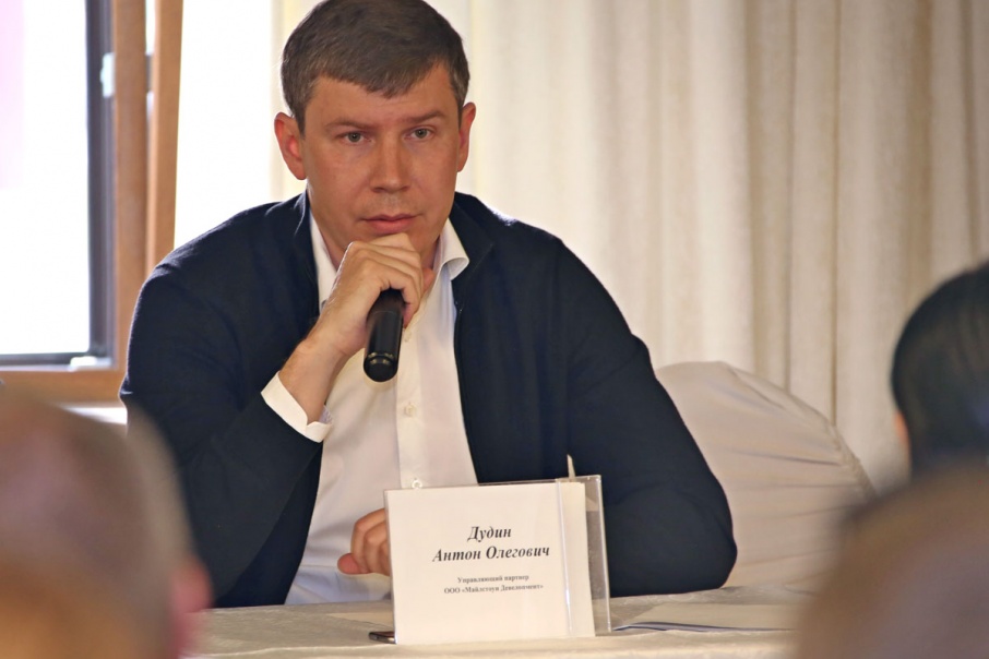 Застройщик Антон Дудин уехал в США, как только запахло жареным Застройщик Антон Дудин уехал в США, как только запахло жареным