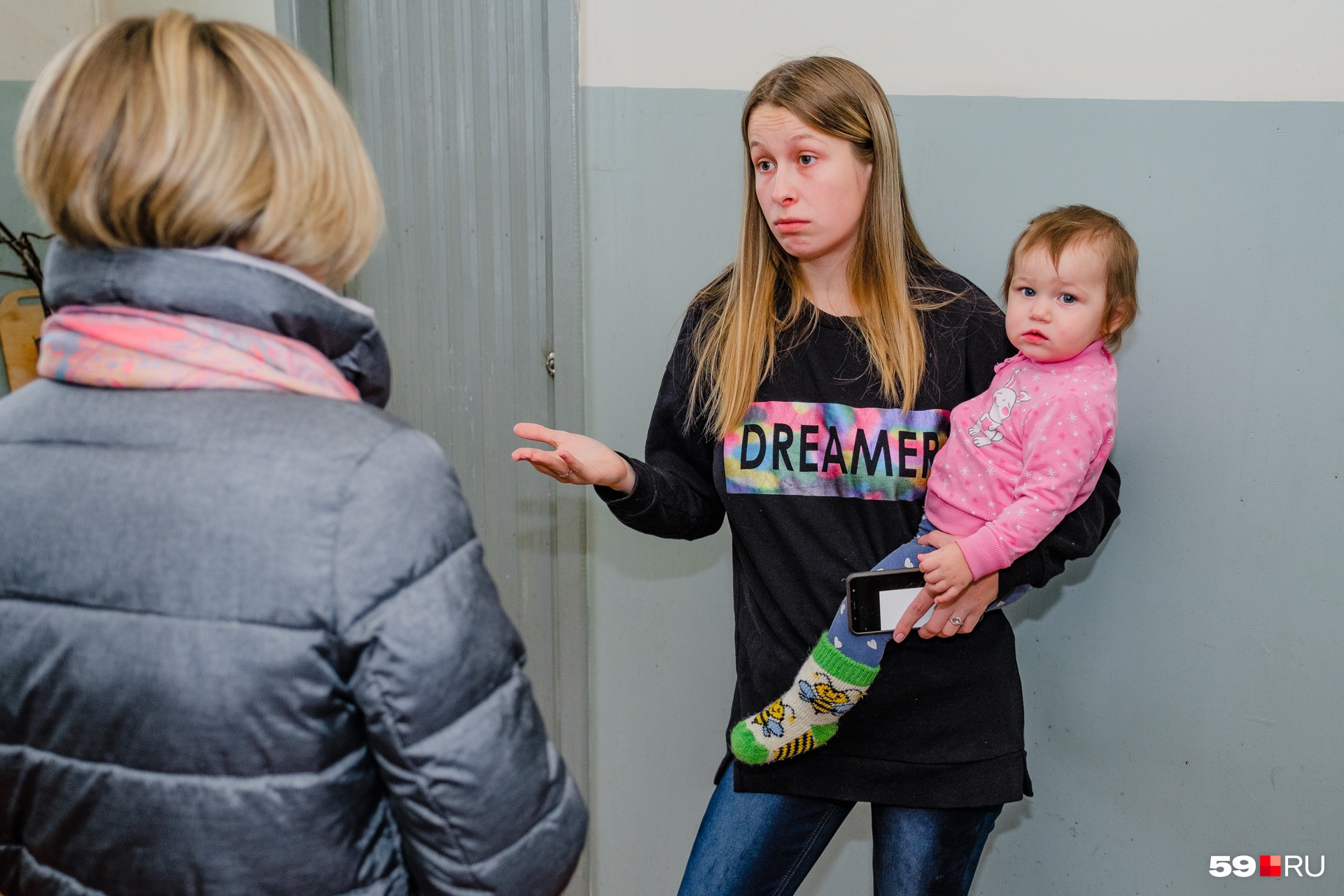 Елене каждый день приходится греть воду, чтобы помыть ребенка Елене каждый день приходится греть воду, чтобы помыть ребенка