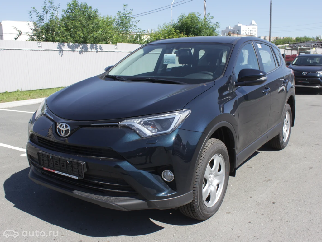 Старьё бьёт новьё: «Крузер» против RAV4