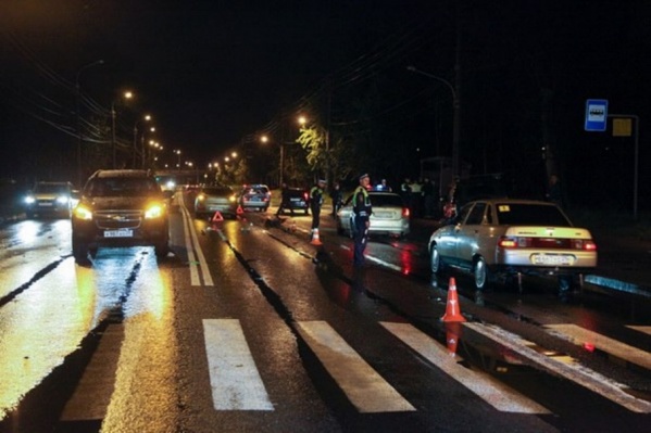 Авария произошла на Ленинградском проспекте в 21:27 Авария произошла на Ленинградском проспекте в 21:27