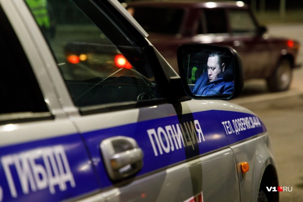 Водителю отечественной «девятки» грозит уголовное дело и арест на 15 суток Водителю отечественной «девятки» грозит уголовное дело и арест на 15 суток 