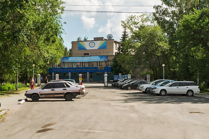 Выпускникам-педагогам предложили выплачивать по 15 тысяч рублей Выпускникам-педагогам предложили выплачивать по 15 тысяч рублей