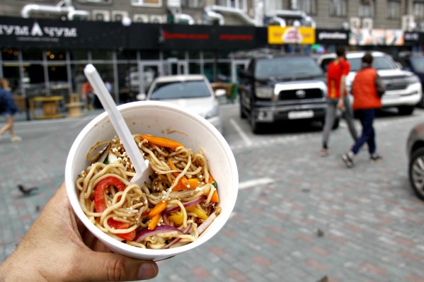 Жареная лапша рамен с морепродуктами за 209 рублей из Wok in Wall Жареная лапша рамен с морепродуктами за 209 рублей из Wok in Wall