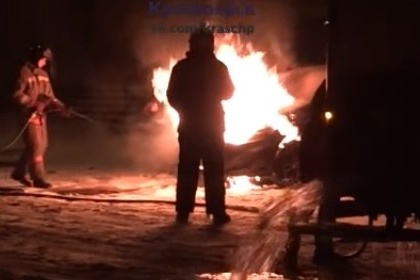 Очередной автомобиль загорелся на проспекте Мира Очередной автомобиль загорелся на проспекте Мира