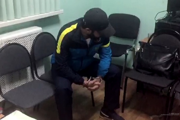 Волгоградец пытался привезти в регион еще четыре тонны этилового спирта Волгоградец пытался привезти в регион еще четыре тонны этилового спирта 