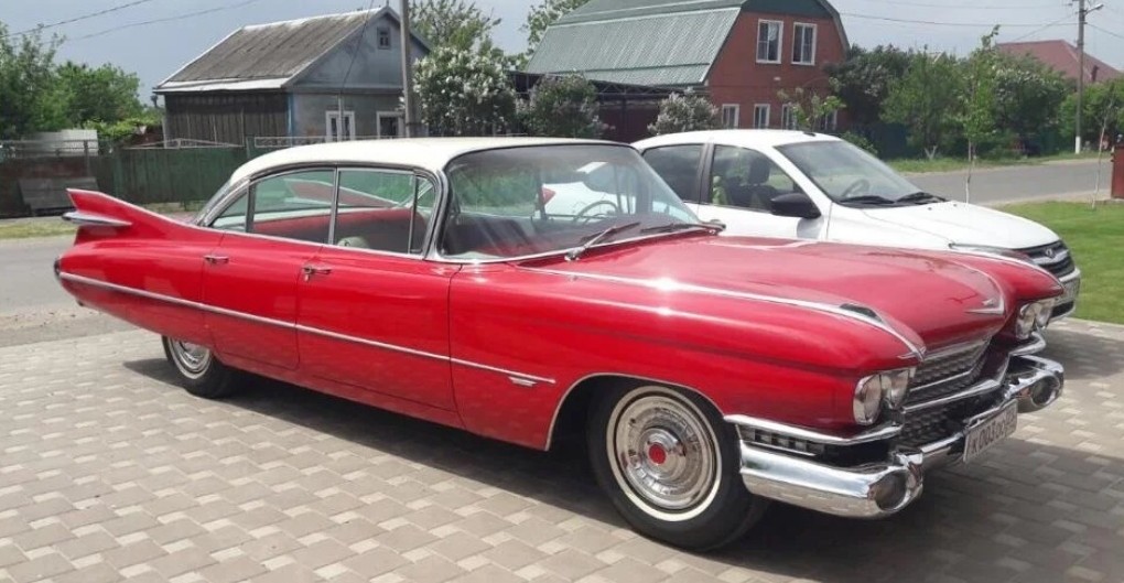 Cadillac DeVille стоит 4,5 миллиона рублей — как новый Cadillac CT6 Cadillac DeVille стоит 4,5 миллиона рублей — как новый Cadillac CT6