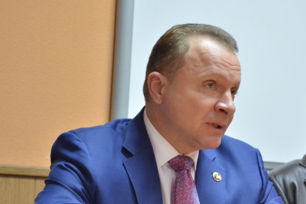 И. о. ректора Константин Прокофьев известен шумихой по поводу его кандидатской работы. У представителей «Диссернета» она вызывает вопросы И. о. ректора Константин Прокофьев известен шумихой по поводу его кандидатской работы. У представителей «Диссернета» она вызывает вопросы