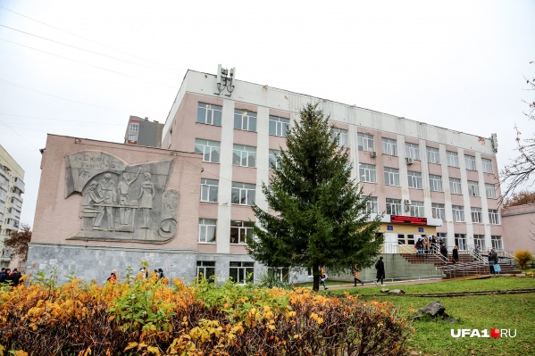 В столовой этого колледжа, по информации Роспотребнадзора, отравилось семь студентов В столовой этого колледжа, по информации Роспотребнадзора, отравилось семь студентов