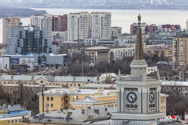 Синоптики уверены, что ветер с порывами до 18 м/с доберется до города в ближайшие часы Синоптики уверены, что ветер с порывами до 18 м/с доберется до города в ближайшие часы 