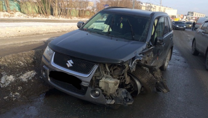 В первой аварии на ГБШ пострадало 6 автомобилей В первой аварии на ГБШ пострадало 6 автомобилей