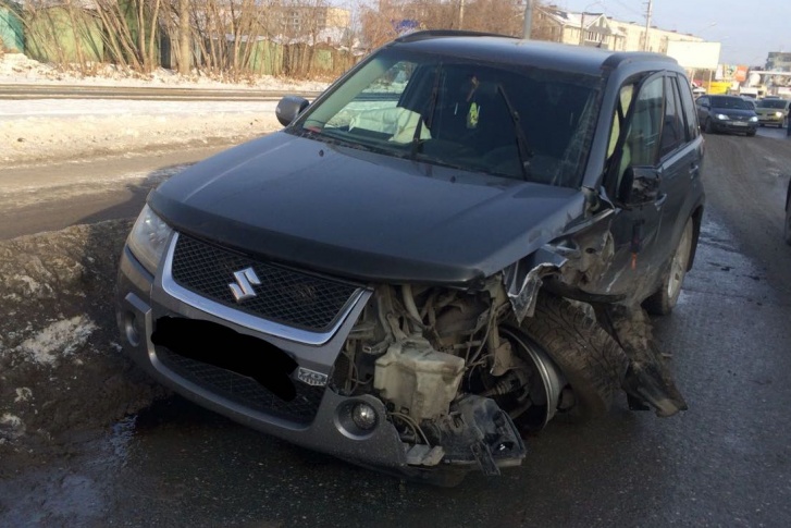 В первой аварии на ГБШ пострадало 6 автомобилей В первой аварии на ГБШ пострадало 6 автомобилей