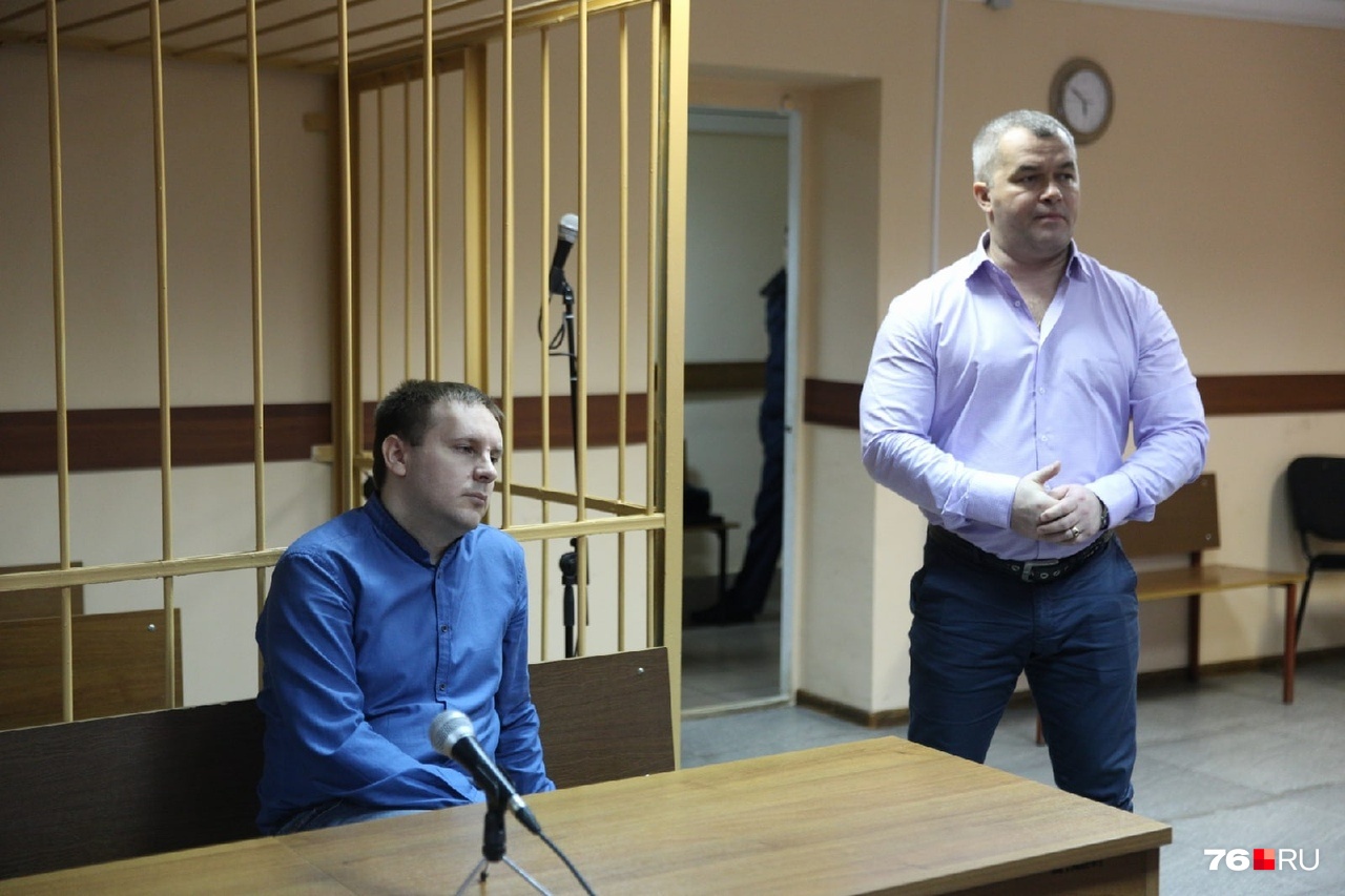 Обвиняемый в пытках заключённых Сергей Ефремов с адвокатом