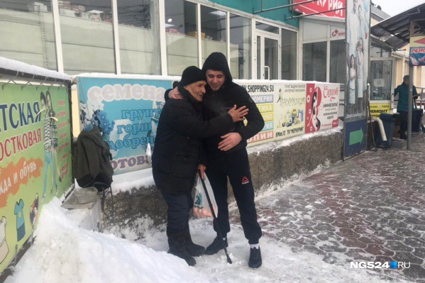 После публикации в соцсетях нашлось много желающих помочь дедушке После публикации в соцсетях нашлось много желающих помочь дедушке