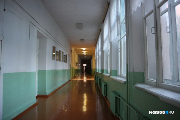 Дети вернутся на занятия в понедельник — сегодня школа не работает Дети вернутся на занятия в понедельник — сегодня школа не работает
