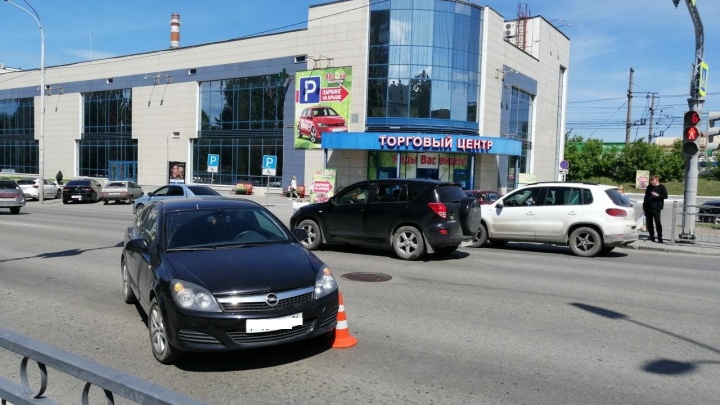 За день в Екатеринбурге в авариях пострадали трое детей. Самому младшему два года