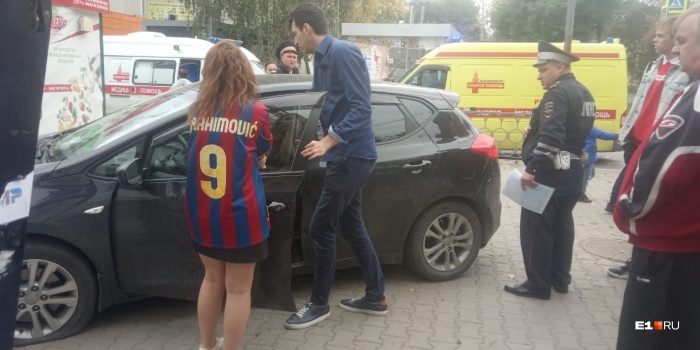 На фото — водитель KIA и его пассажирка На фото — водитель KIA и его пассажирка