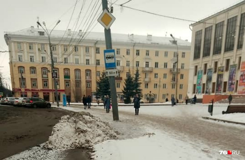 «Снег вывезли на снимках в интернете»: ярославские автомобилисты влепили кол за уборку улиц от снега