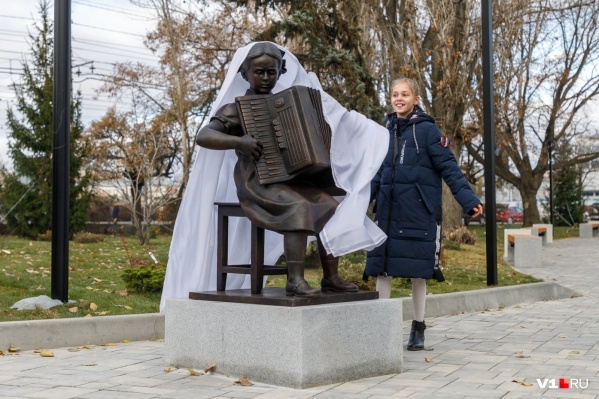 Александра Пахмутова не смогла приехать на открытие скульптуры в новом сквере Александра Пахмутова не смогла приехать на открытие скульптуры в новом сквере