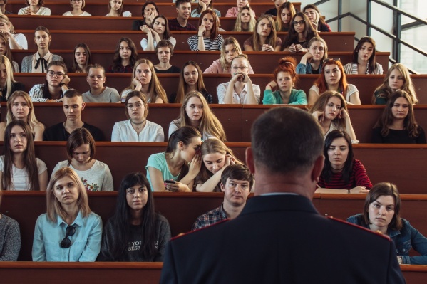 Преподаватели на протяжении года не получали зарплату Преподаватели на протяжении года не получали зарплату