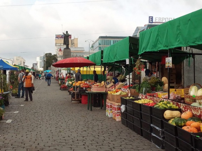 На ярмарке можно будет купить рыбу, фрукты, овощи и другую продукцию На ярмарке можно будет купить рыбу, фрукты, овощи и другую продукцию
