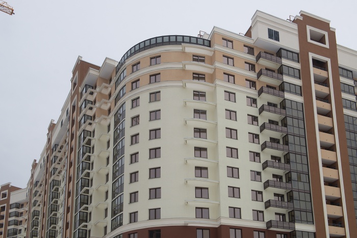 «За метражи отдельный респект»: экскурсия по дому, где самая миниатюрная квартира размером с особняк