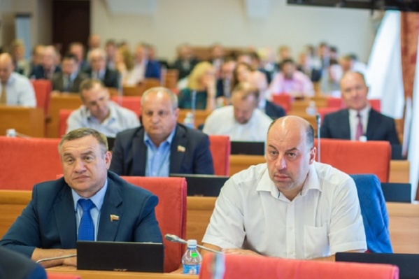 Эти депутаты приняли достаточно законов Эти депутаты приняли достаточно законов
