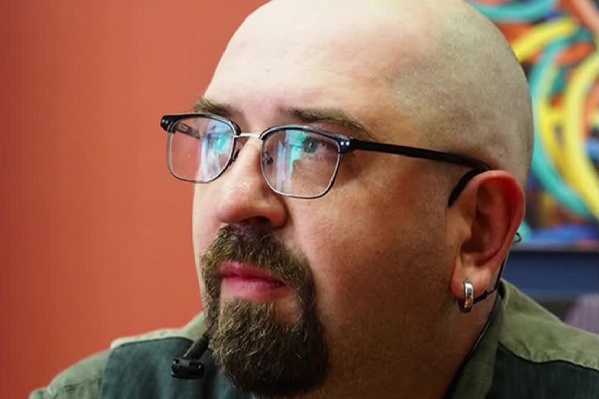 Под псевдонимом Вася Ложкин работает Алексей Куделин Под псевдонимом Вася Ложкин работает Алексей Куделин 