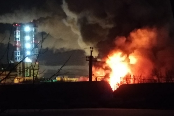 <b class="_"> </b>Осенью прошлого года здесь горело помещение, принадлежащее компании Razbor72 <b class="_"> </b>Осенью прошлого года здесь горело помещение, принадлежащее компании Razbor72